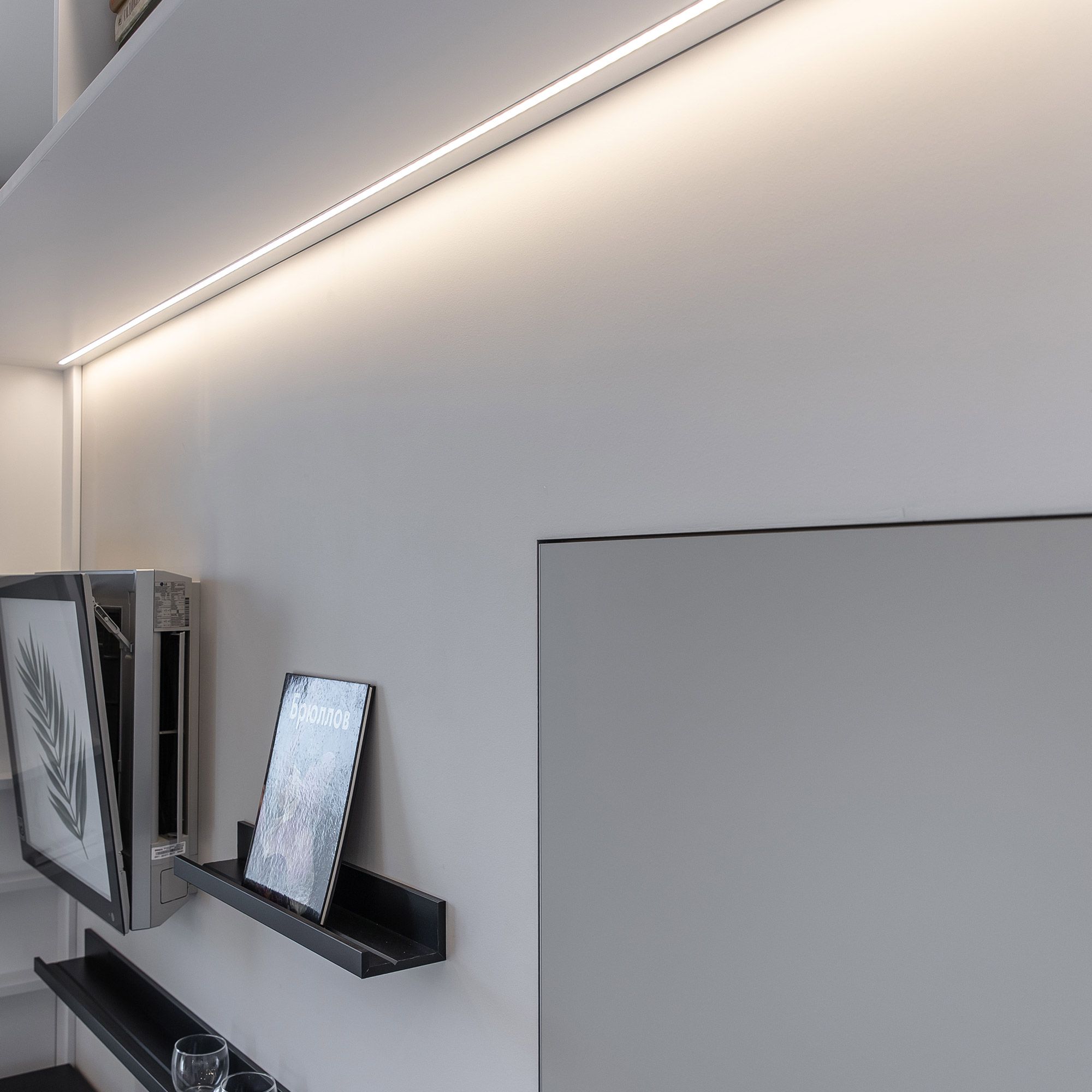 Светодиодная лента Elektrostandard LL-2-ALP007